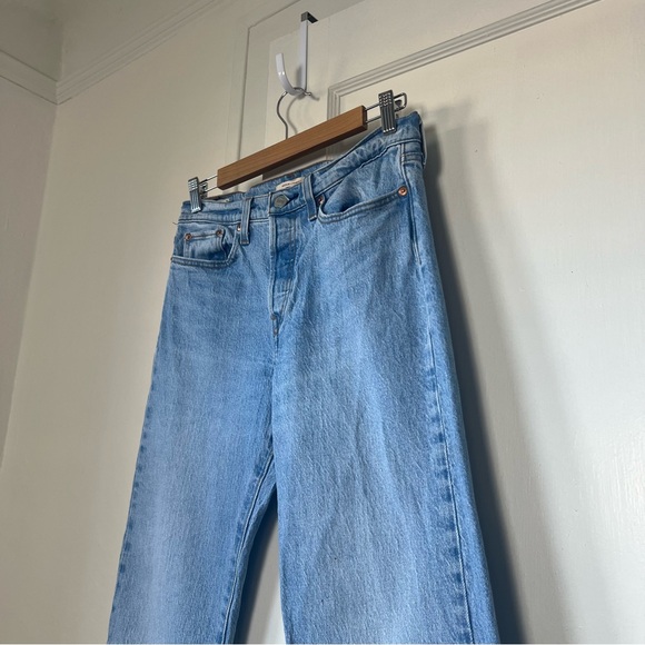 Levi's Wedgie Straight Jeans in Fully Baked Wash - Picture 3 of 10